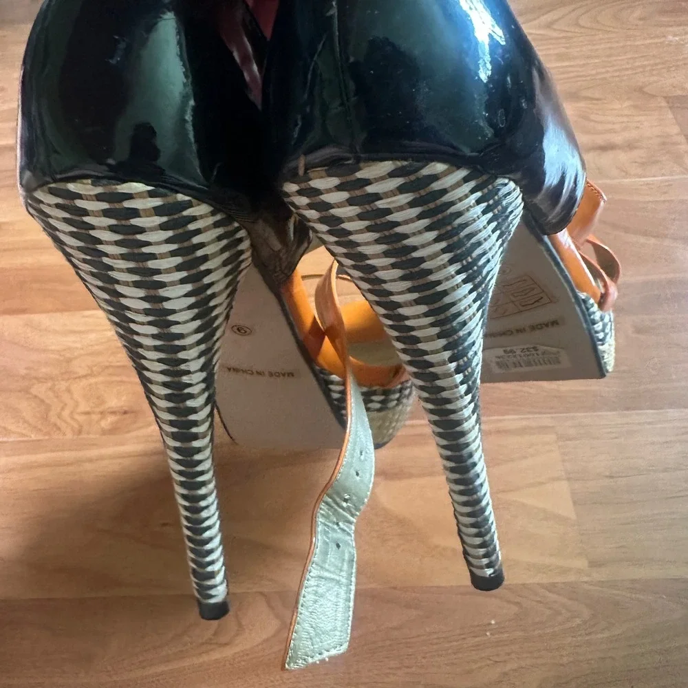 What's Hot Sandals Womens 9‎ Orange Black Patent Woven Stiletto Platform Heels